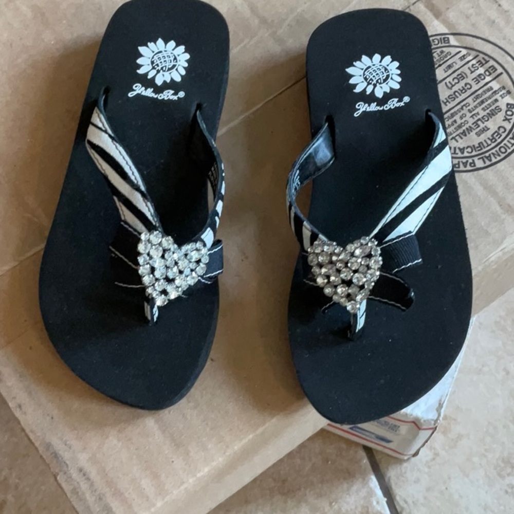Yellow Box Leather Black & White Zebra Flirty II Sandals in Size 13M, NIB